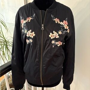 American Eagle Floral Embroidered Black Bomber Jacket Like New - Sz Med